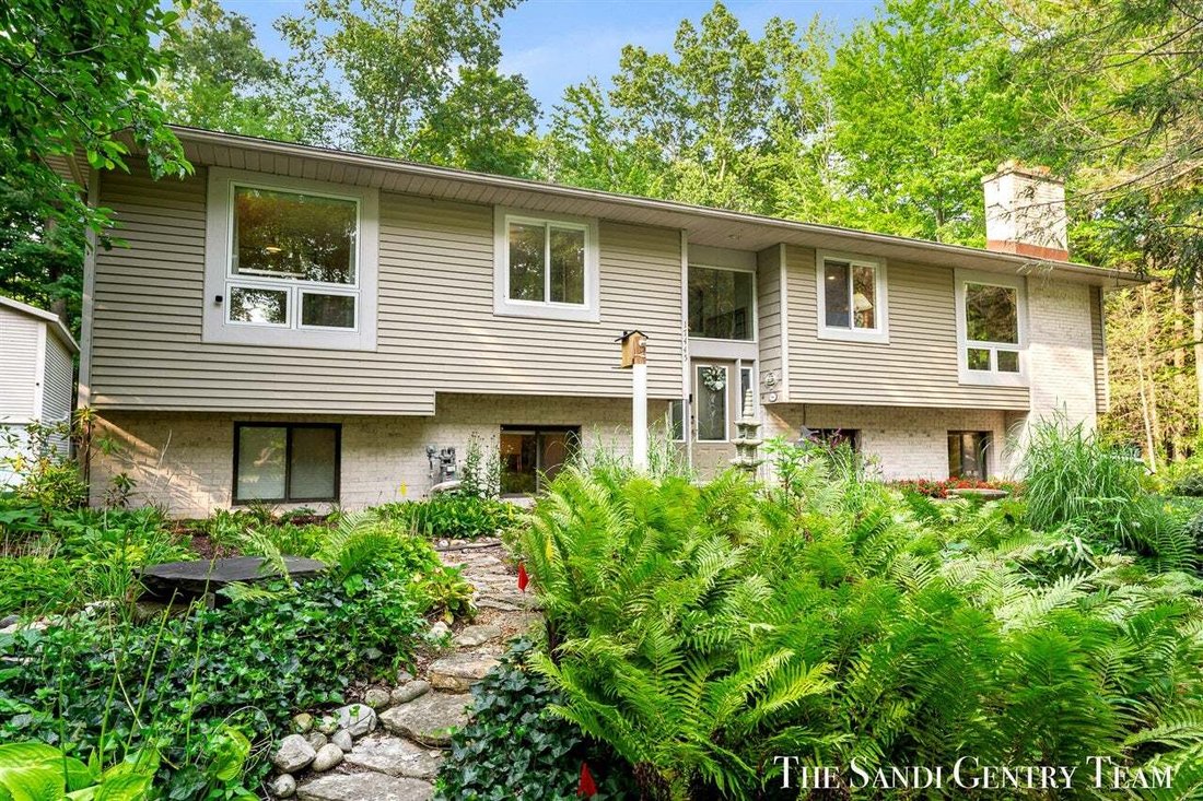 House in Fruitport Charter Township, Michigan, United States 2 - 18662480