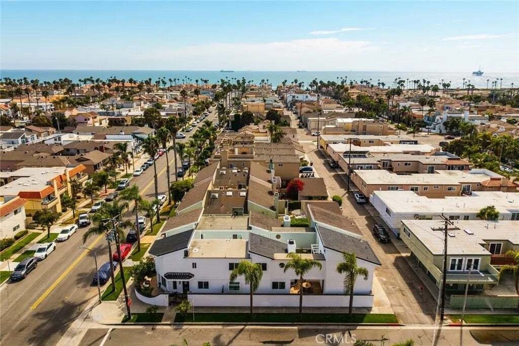 House in Huntington Beach, California, United States 3 - 18670820