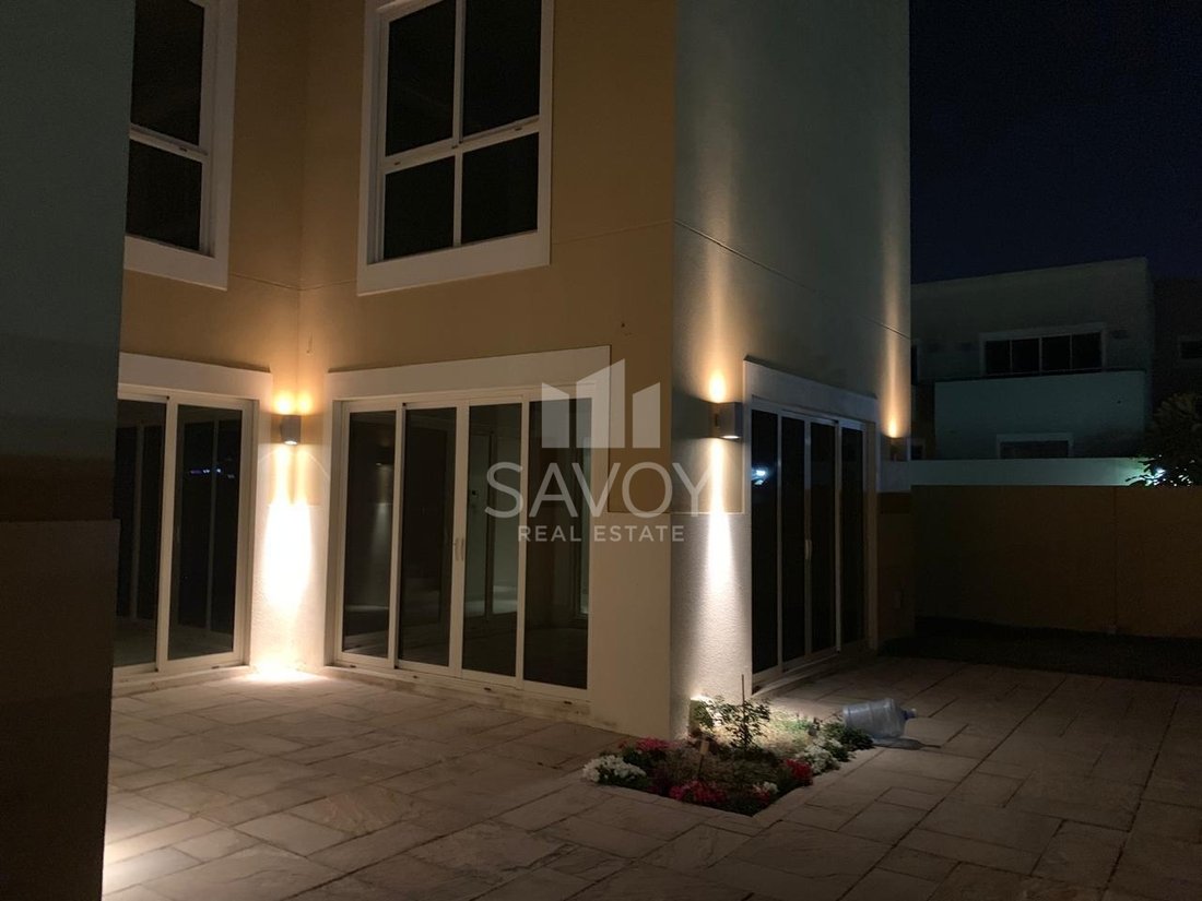 Townhouse in Khalifa City, Abu Dhabi Emirate, United Arab Emirates 2 - 18660382