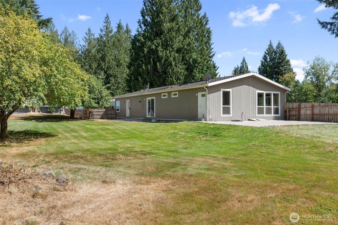 Rochester, Washington, United States 2 - 18660561