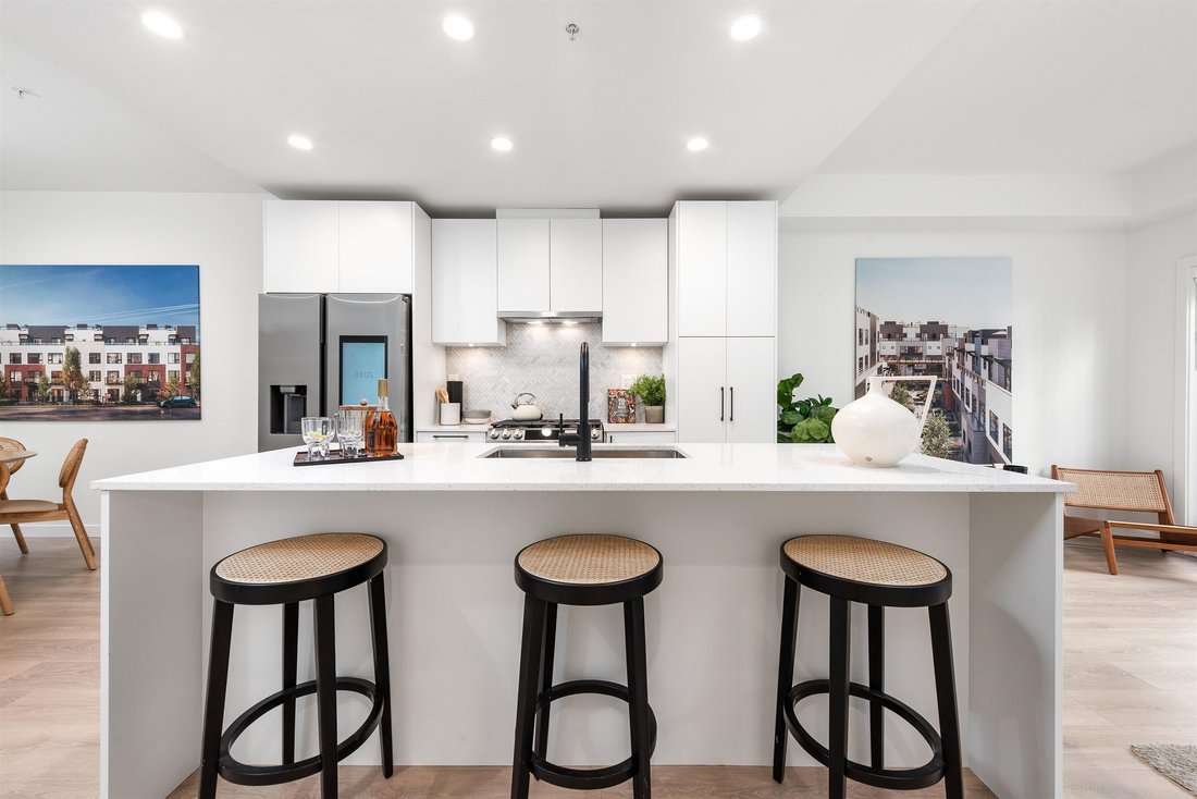 House in North Vancouver, British Columbia, Canada 4 - 18670391