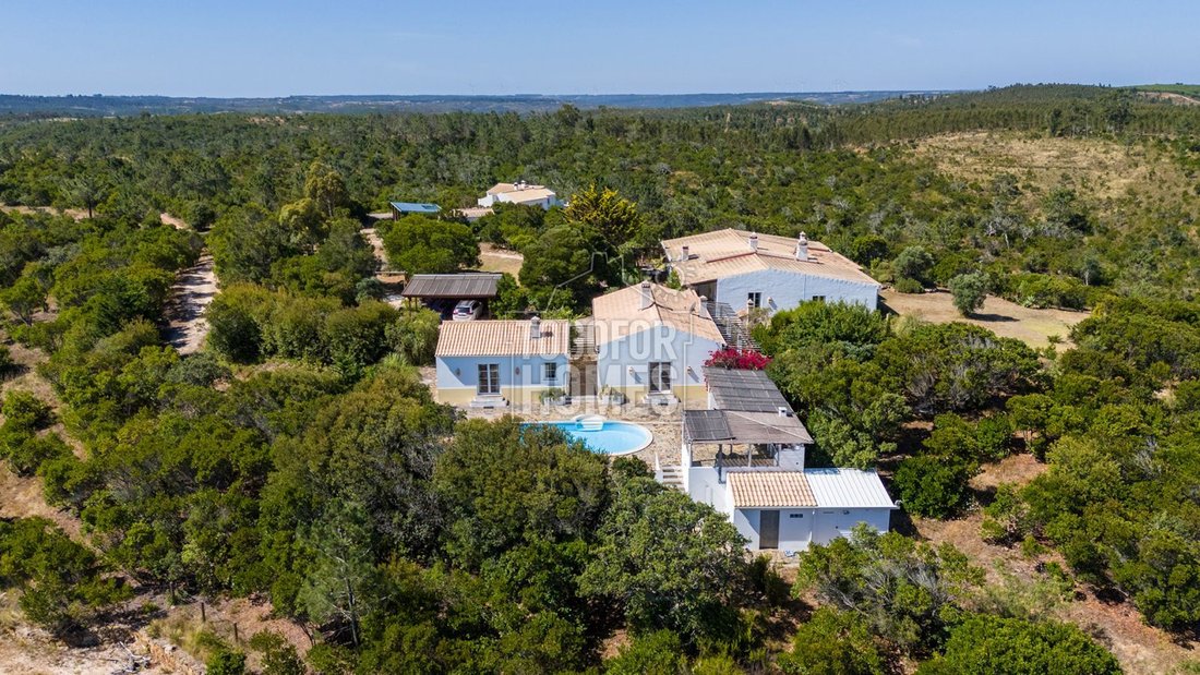 Estate in Aljezur, Algarve, Portugal 1 - 16028272