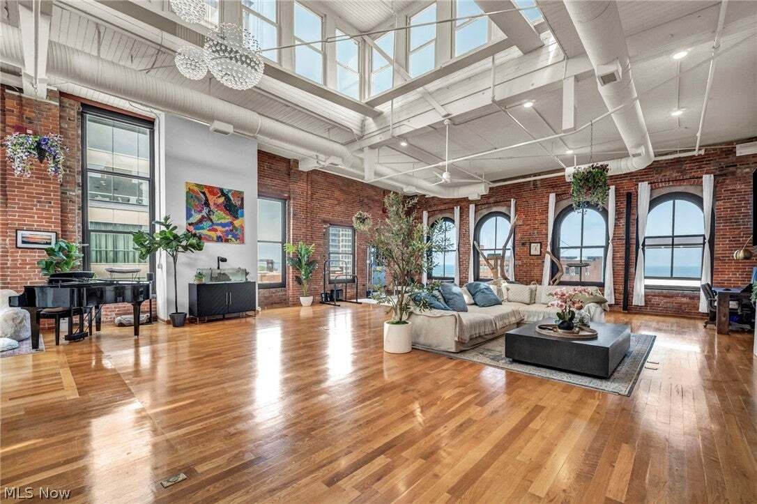 Condo in Cleveland, Ohio, United States 3 - 18662070