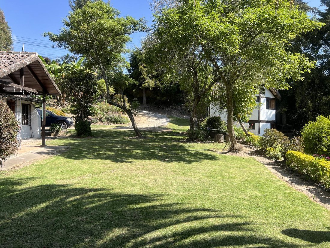 Land in Quito, Pichincha, Ecuador 1 - 18661702