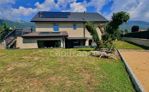 House in Cessy, Auvergne-Rhône-Alpes, France 1