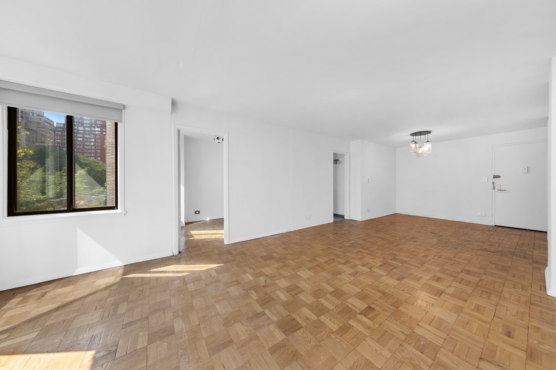 Co Op in New York, New York, United States 4 - 16882217