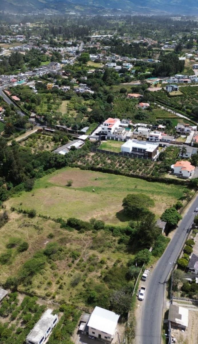 Land in Quito, Pichincha, Ecuador 5 - 18660798