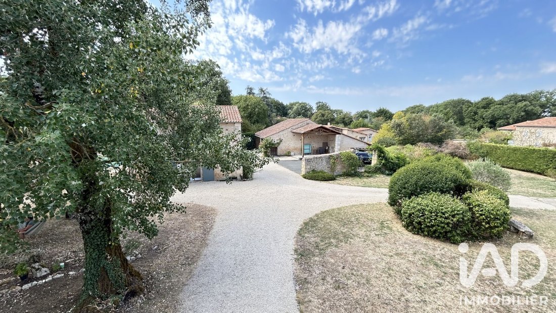House in Saint-Julien-l'Ars, Nouvelle-Aquitaine, France 5 - 18668206