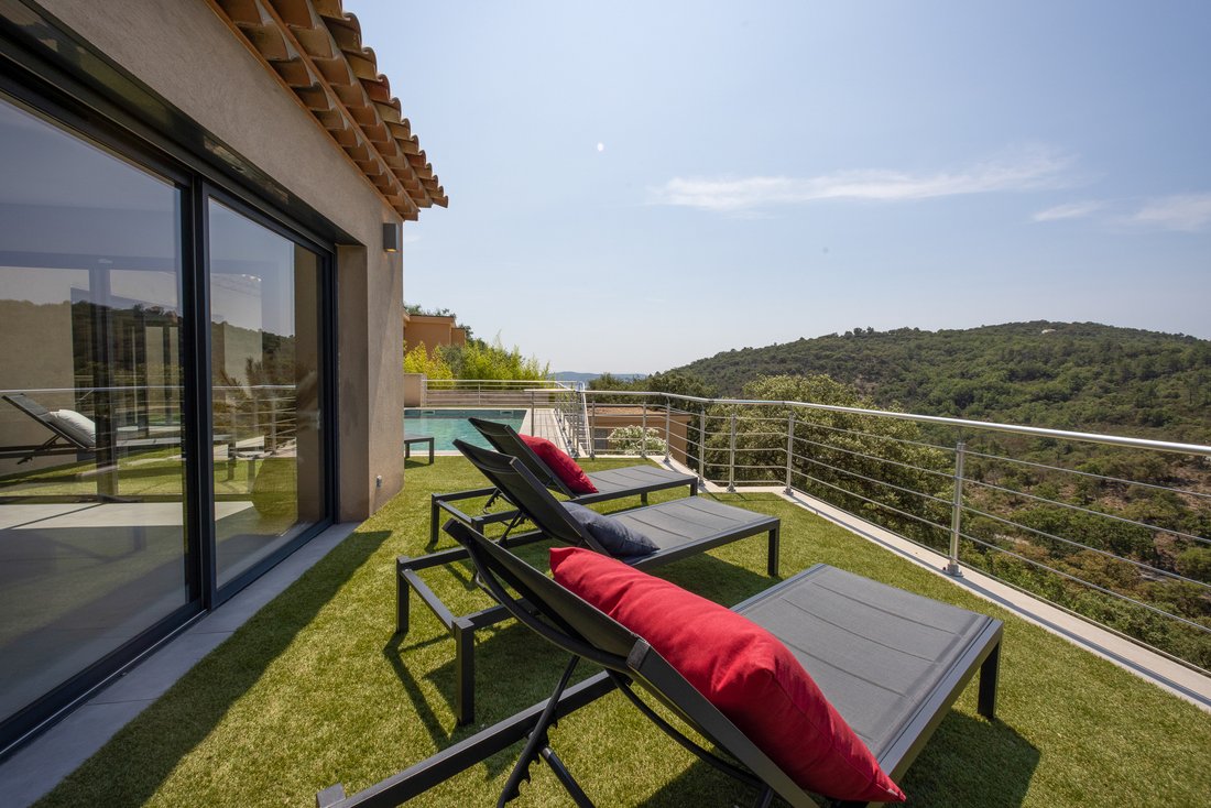 Villa in Grimaud, Provence-Alpes-Côte d'Azur, France 1 - 18660257