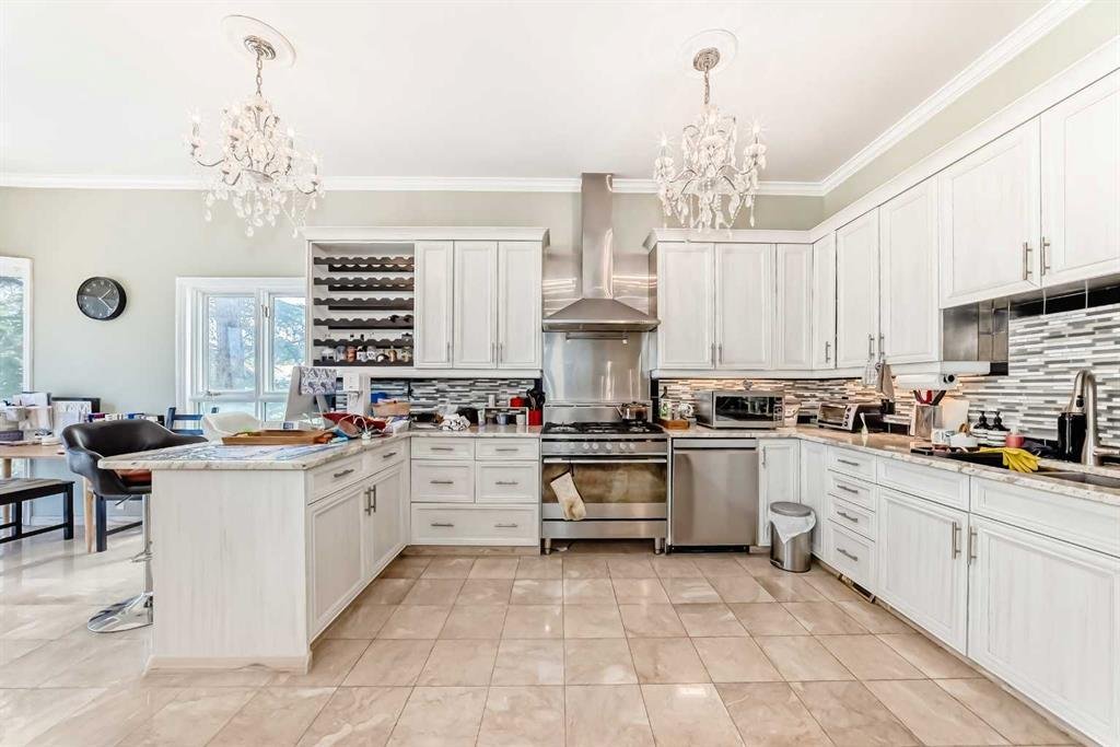 House in Calgary, Alberta, Canada 5 - 18665240