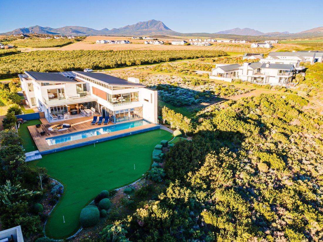 Country House in Overstrand Local Municipality, Western Cape, South Africa 2 - 18665084