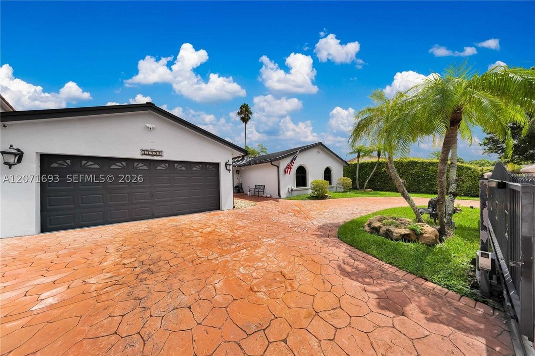 House in Miami, Florida, United States 2 - 18669018