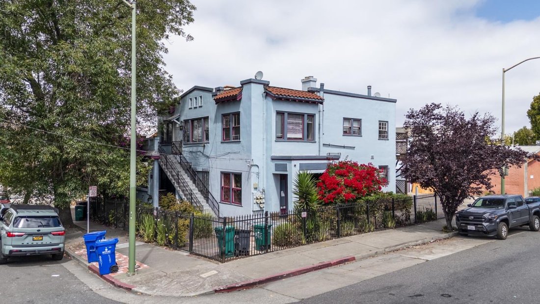 Oakland, California, United States 4 - 18662264