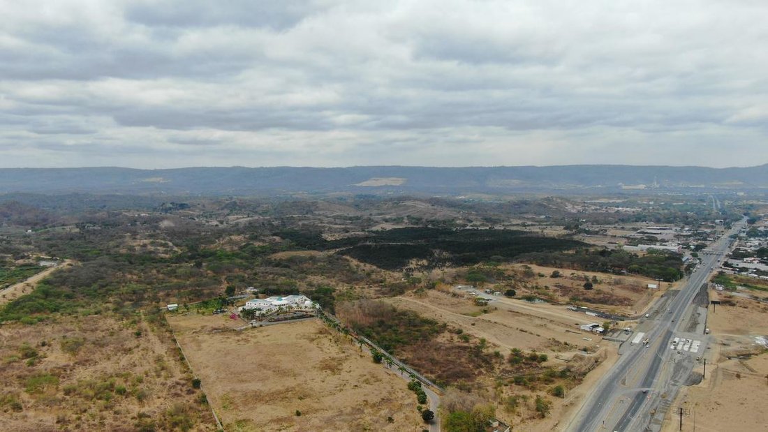 Land in Guayaquil, Guayas, Ecuador 1 - 18660155