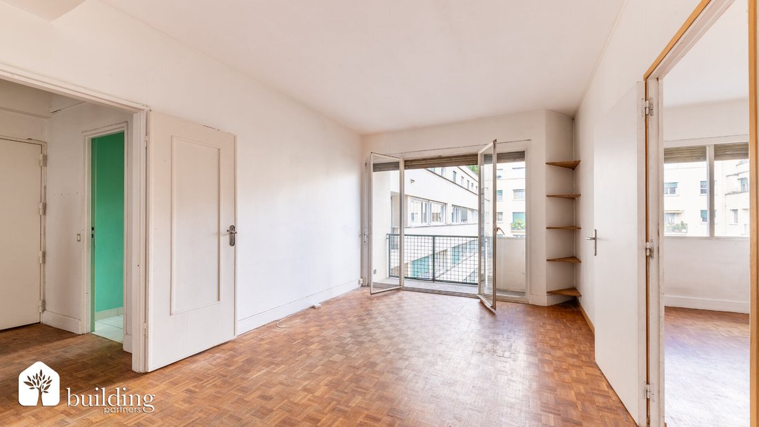 Apartment in La Fourche-Guy Môquet, Paris 17e Arrondissement, Paris 2 - 18668136