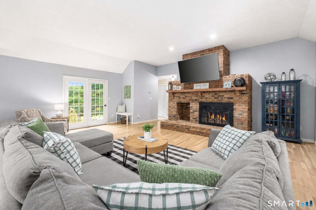 House in Newtown, Connecticut, United States 4 - 18485518