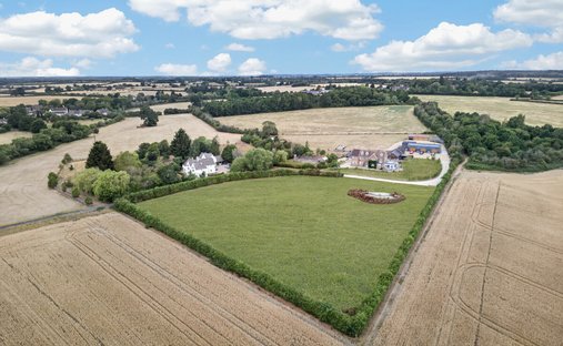 Country House in South Leigh, England 1