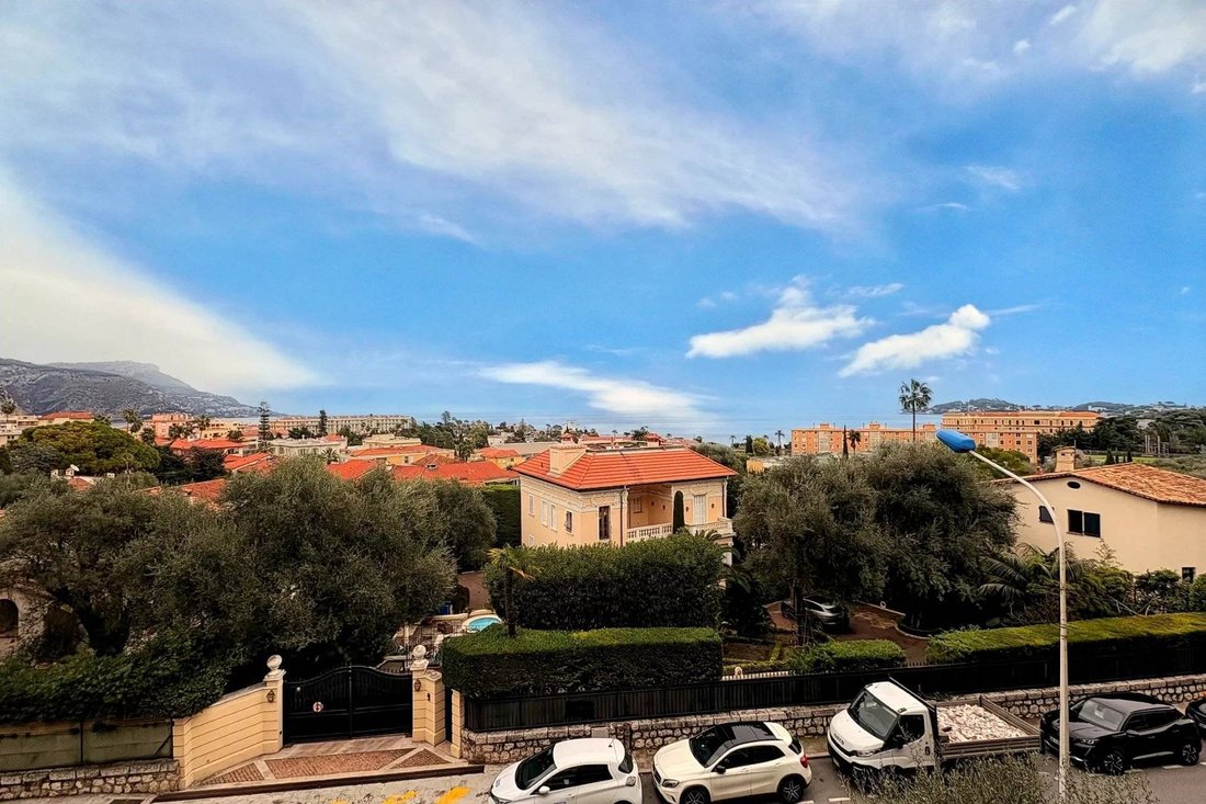 Apartment in Beaulieu-sur-Mer, Provence-Alpes-Côte d'Azur, France 2 - 17051428