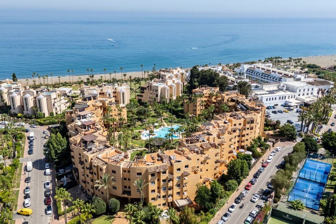 Apartment in Cancelada, Estepona, Andalusia 1 - 18672402