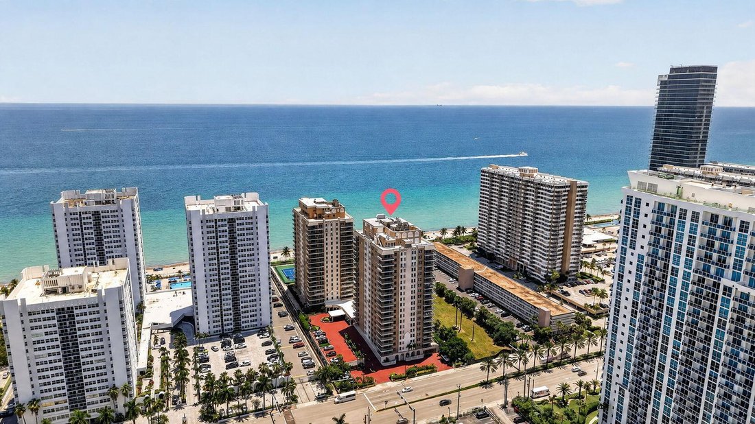 Condo in Hallandale Beach, Florida, United States 1 - 18663066