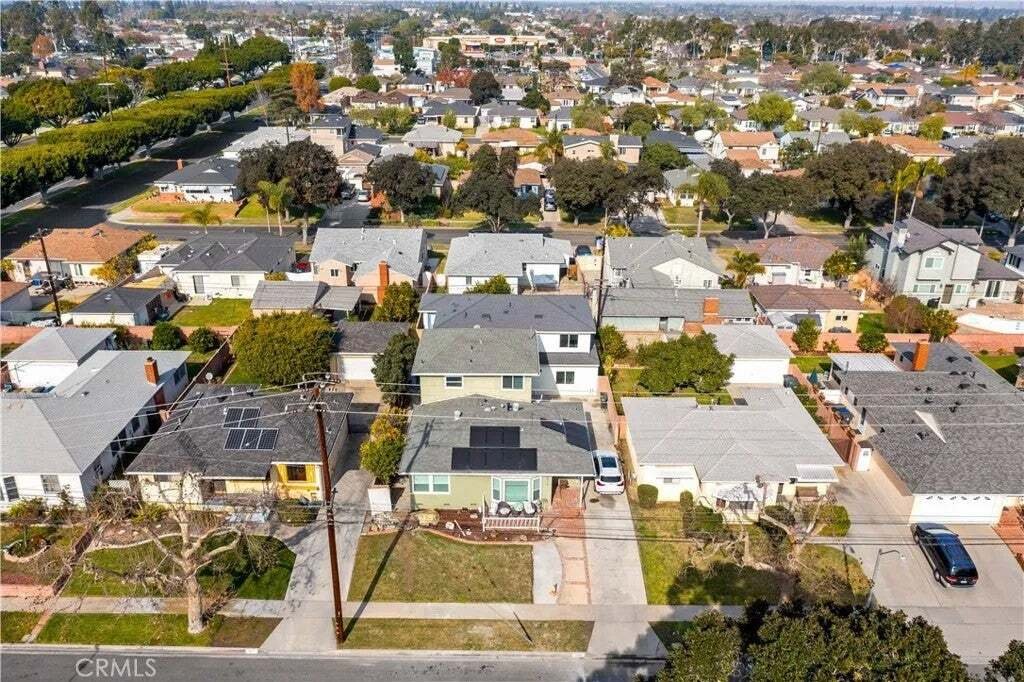 Lakewood, California, United States 3 - 17839159