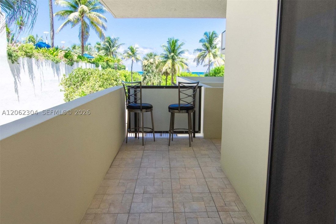 Condo in Miami Beach, Florida, United States 4 - 18663446