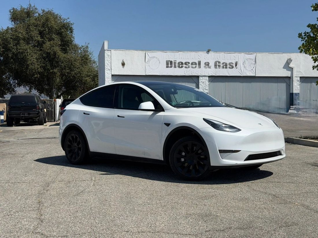 Suv in Azusa, CA, United States 1 - 18664970