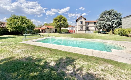 Villa à Centre, Riom, France 1