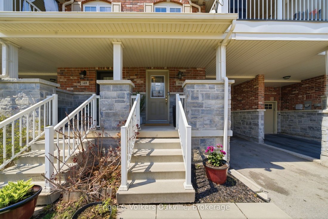 Townhouse in Hamilton, Ontario, Canada 3 - 18660813