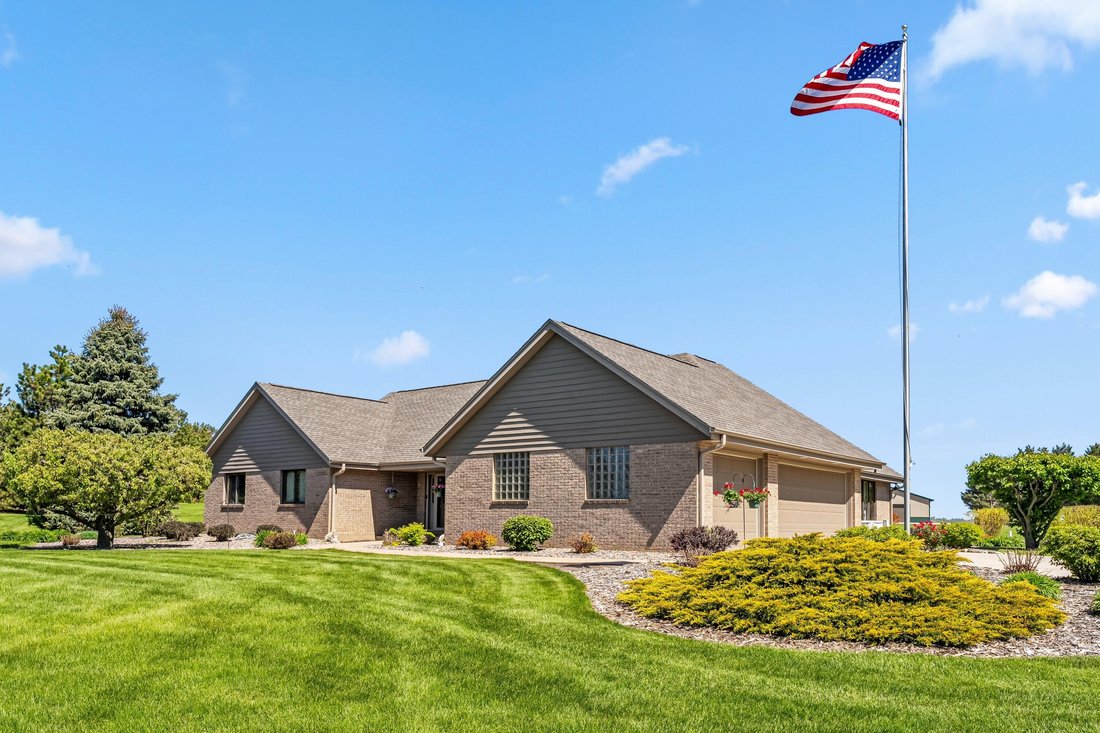 House in Caledonia, Wisconsin, United States 2 - 18665250