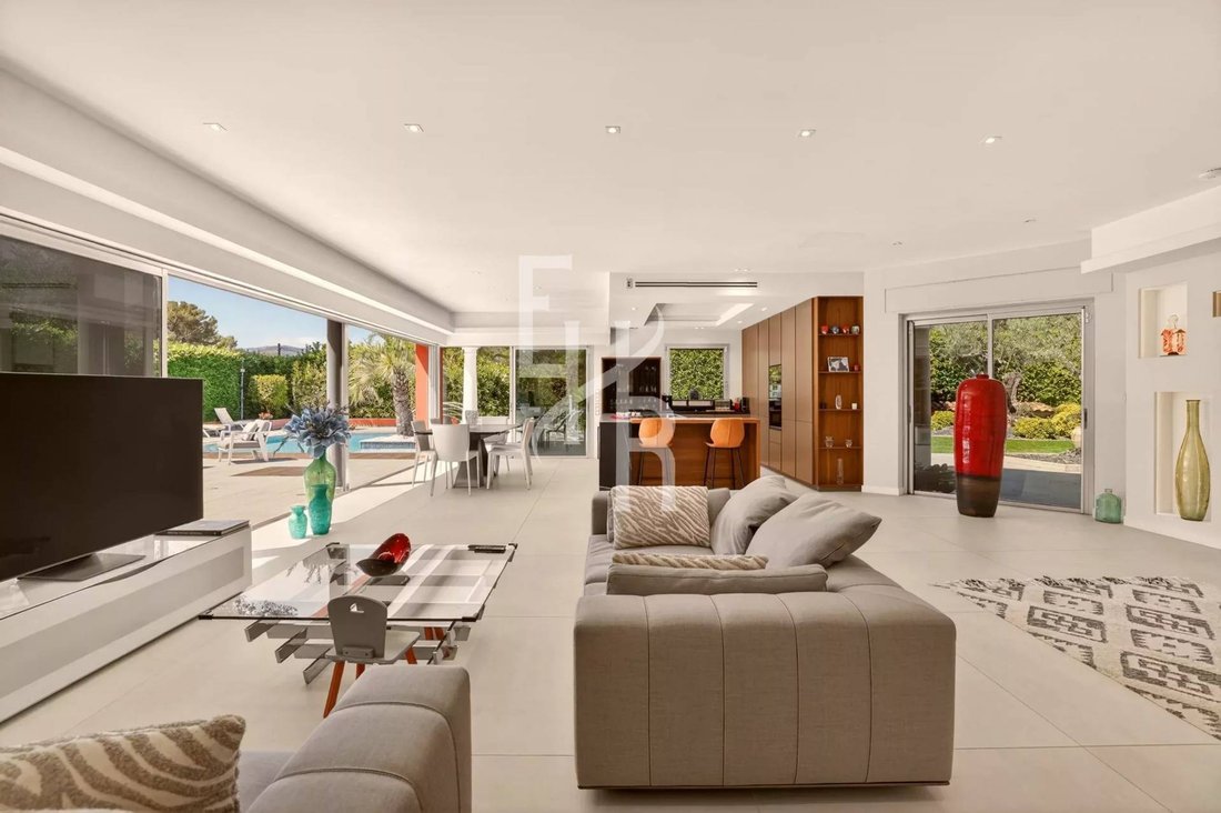 Villa in Mougins, Provence-Alpes-Côte d'Azur, France 5 - 18415020