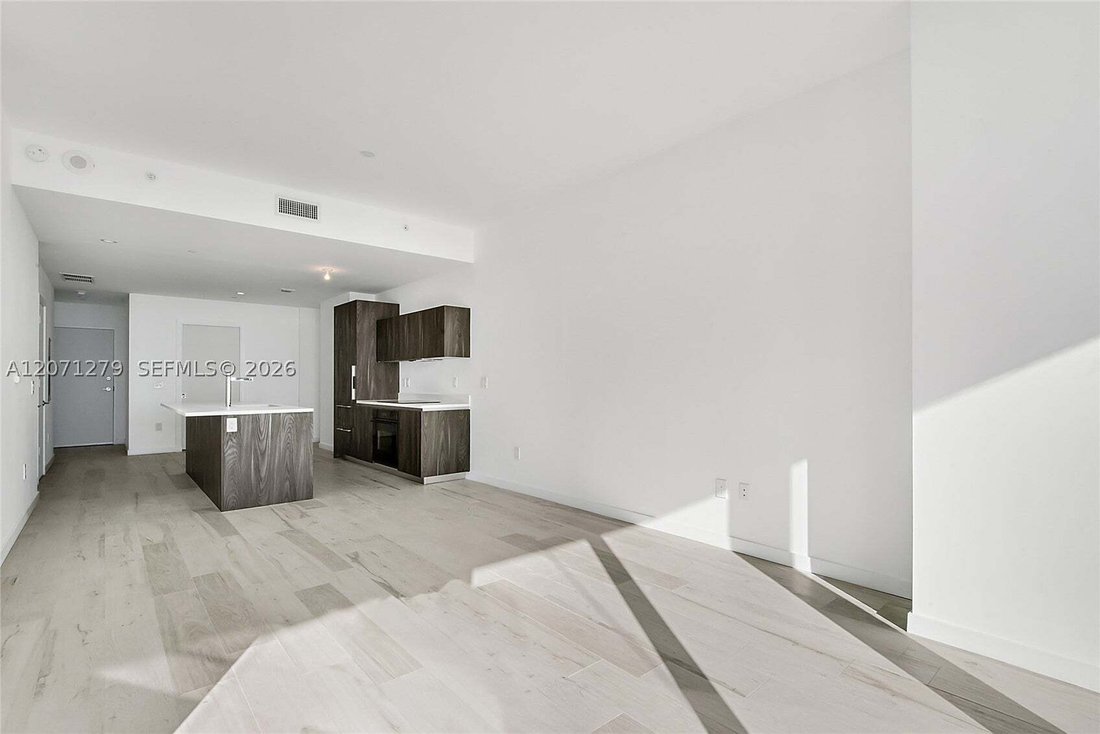 Condo in Miami, Florida, United States 4 - 18659328