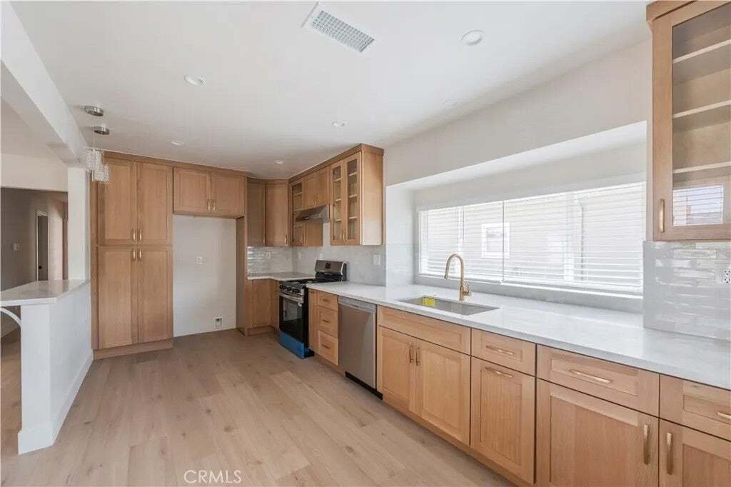 Orange, California, United States 3 - 18663892