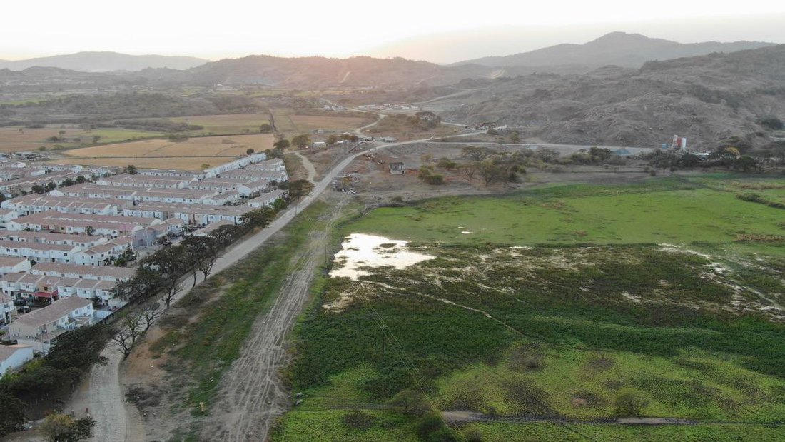 Land in El Condado, Guayas, Ecuador 5 - 18660292