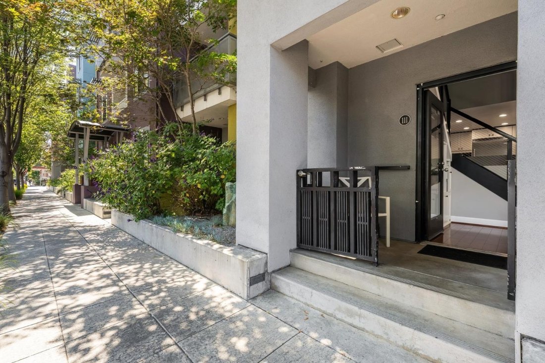 Condo in Palo Alto, California, United States 2 - 18671535