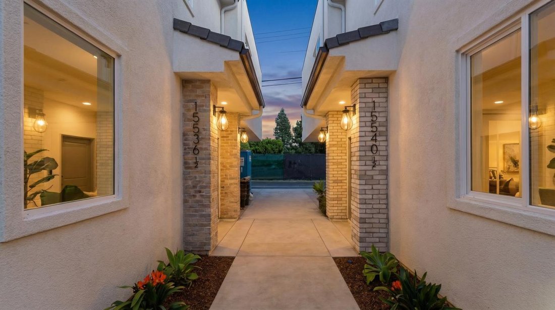 House in Paramount, California, United States 4 - 18666629