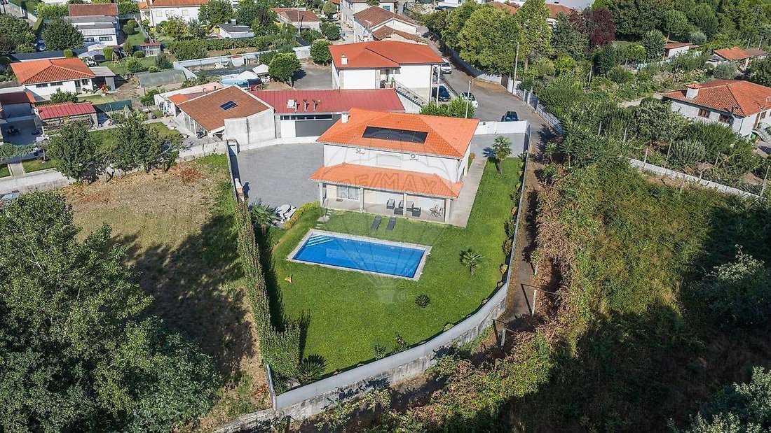 Villa in Briteiros Santo Estevao e Donim, Braga, Portugal 3 - 18666494