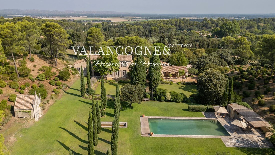 Estate in Saint-Rémy-de-Provence, Provence-Alpes-Côte d'Azur, France 1 - 16175956