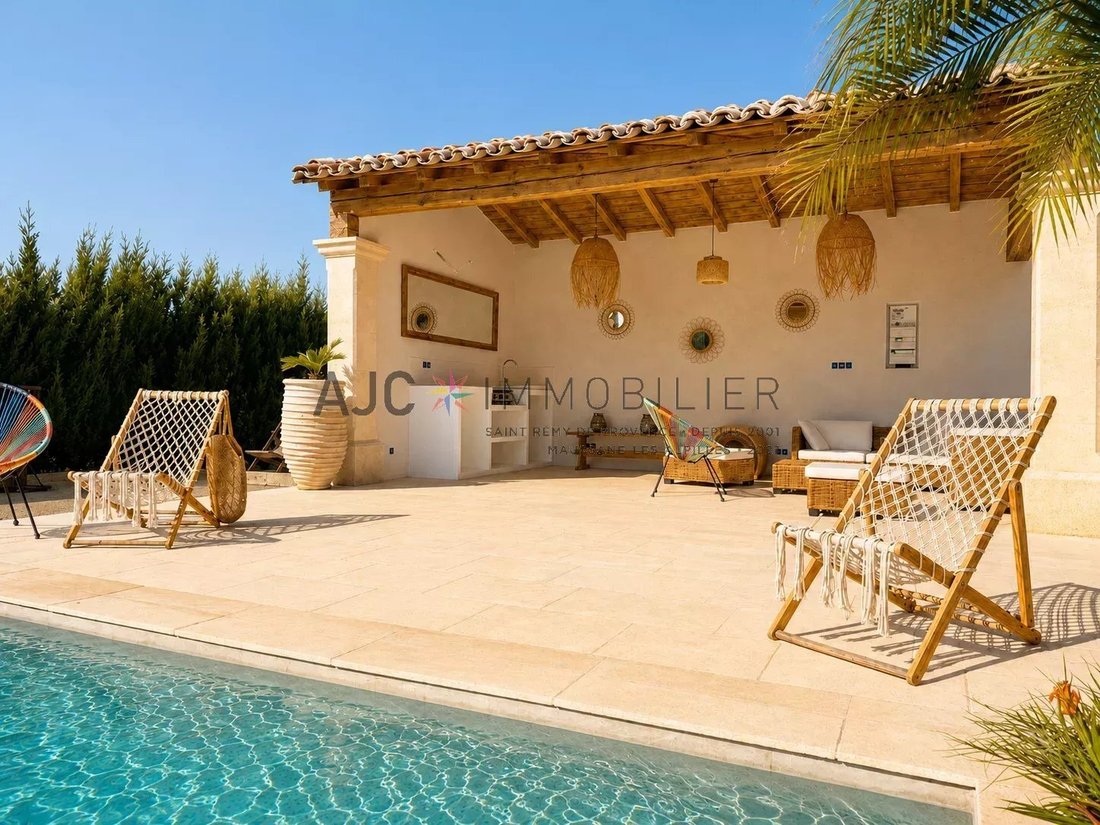 Country House in Mas-Blanc-des-Alpilles, Provence-Alpes-Côte d'Azur, France 4 - 18668067
