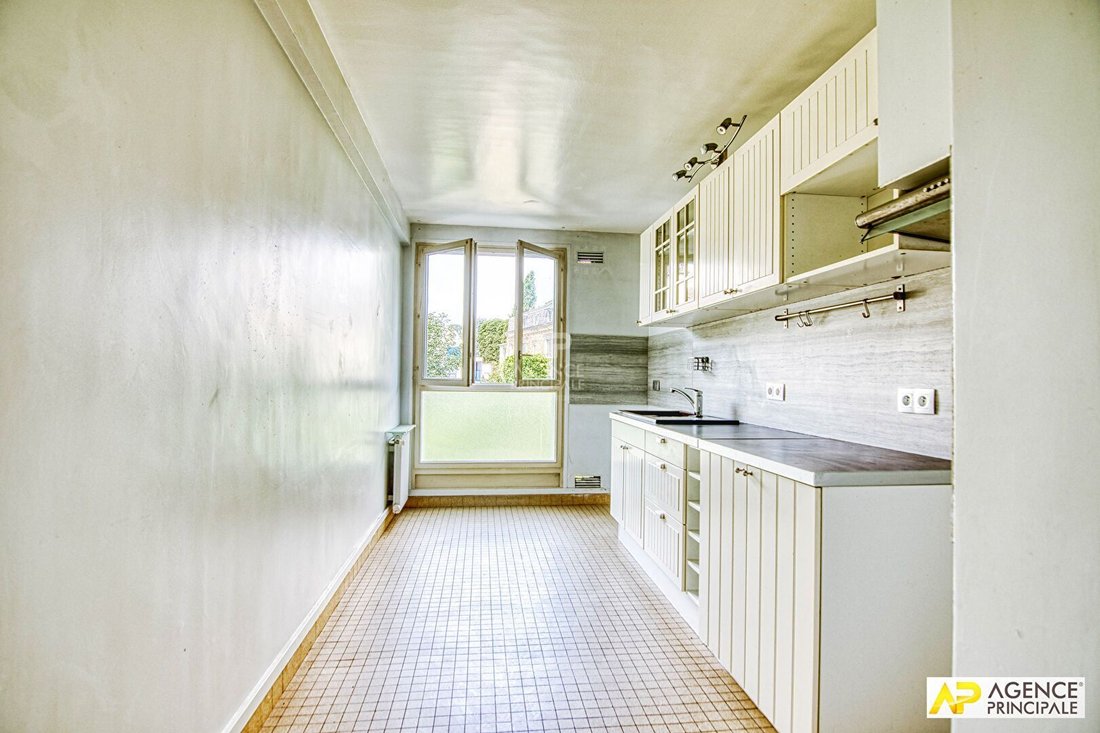 Apartment in Montreuil, Versailles, France 3 - 18660145