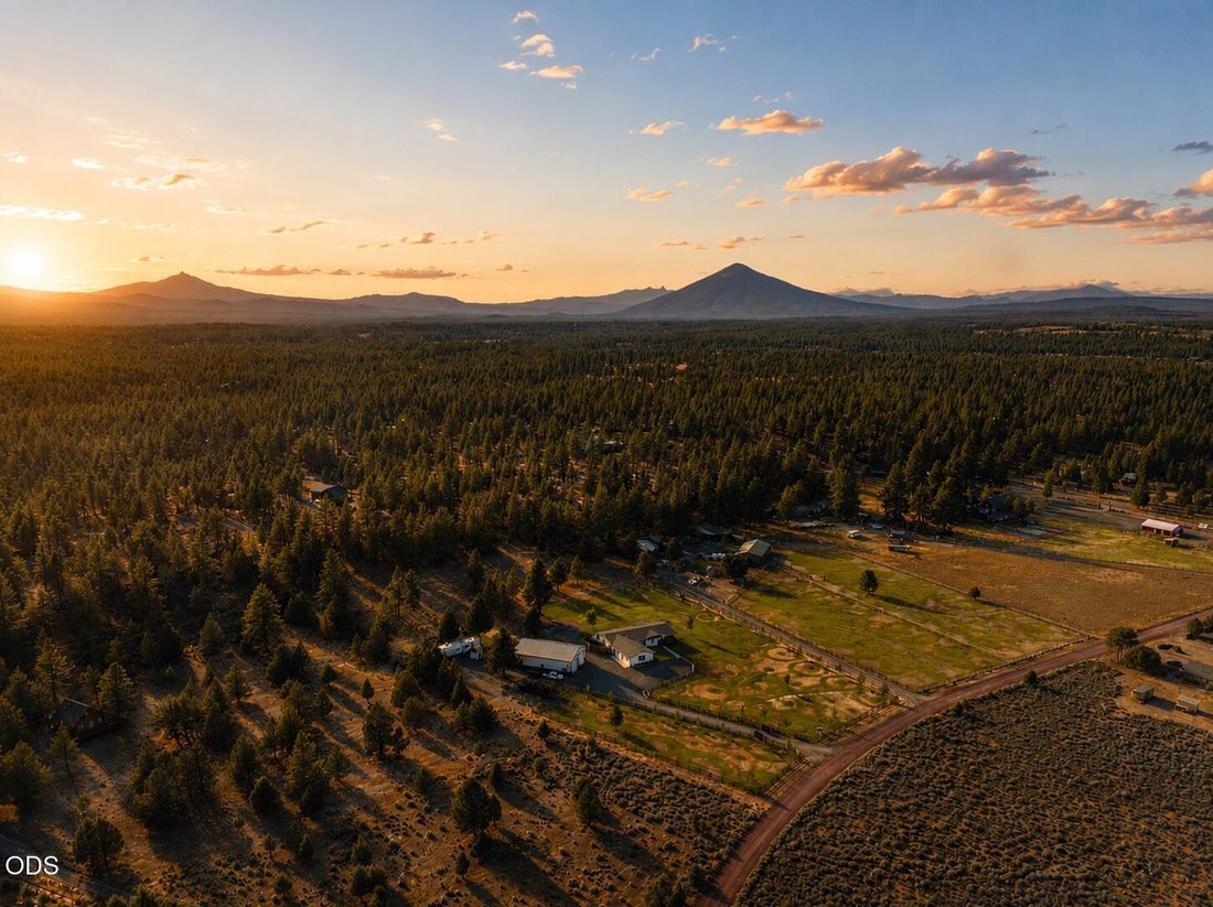 House in Sisters, Oregon, United States 3 - 18667609