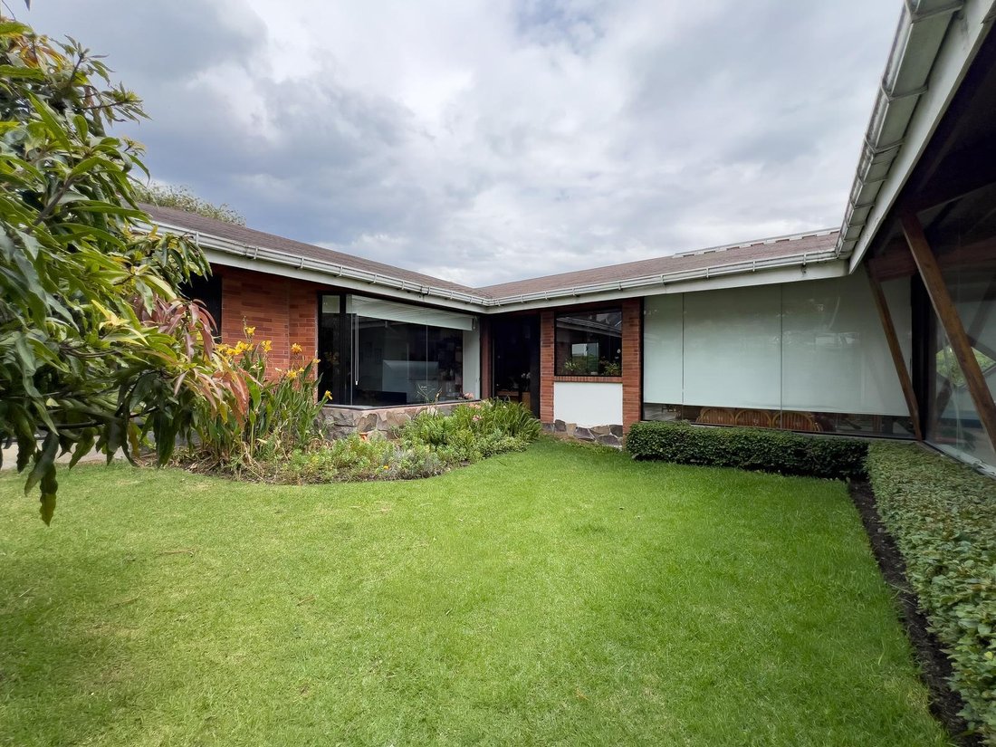 House in Quito, Pichincha, Ecuador 1 - 18660540
