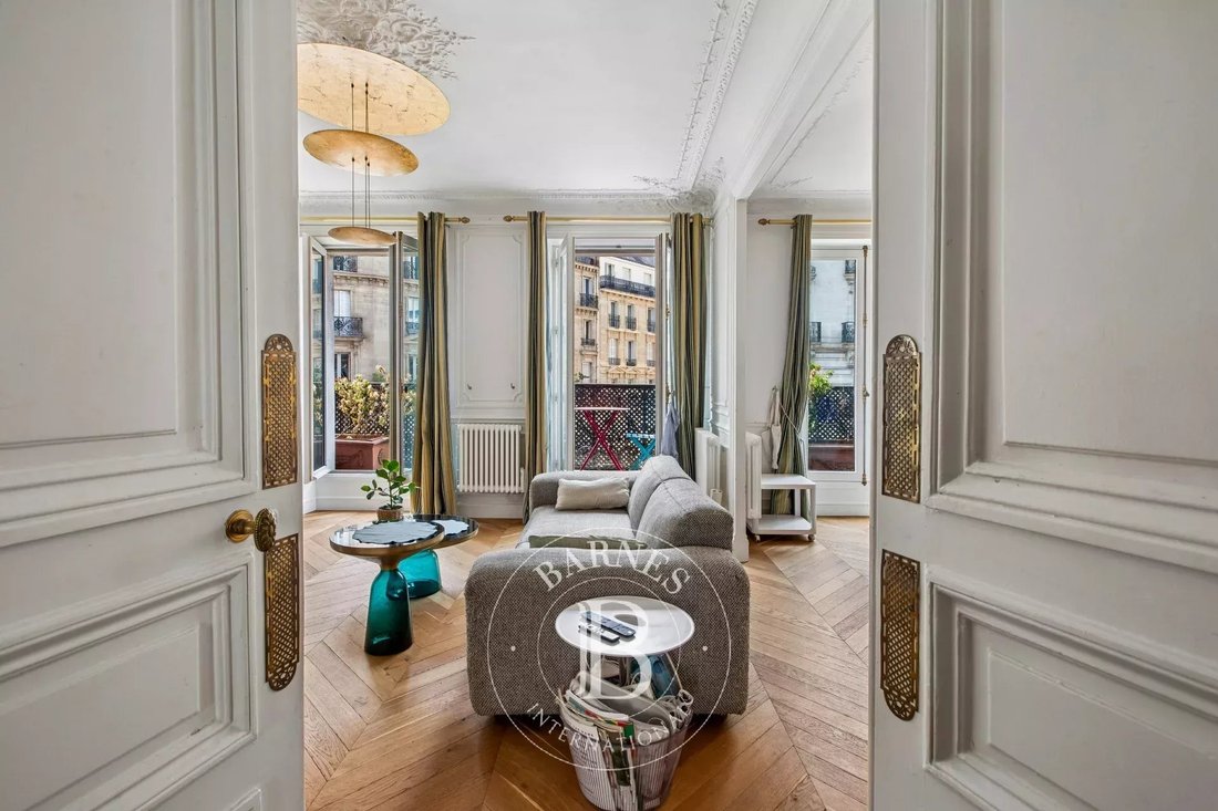 Apartment in Saint Placide, Paris 6e Arrondissement, Paris 1 - 18671698