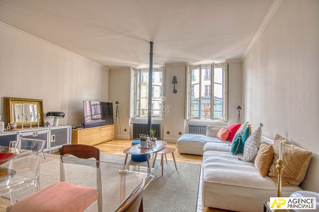 Apartment in Domaine National du Château, Versailles, France 1 - 18660324