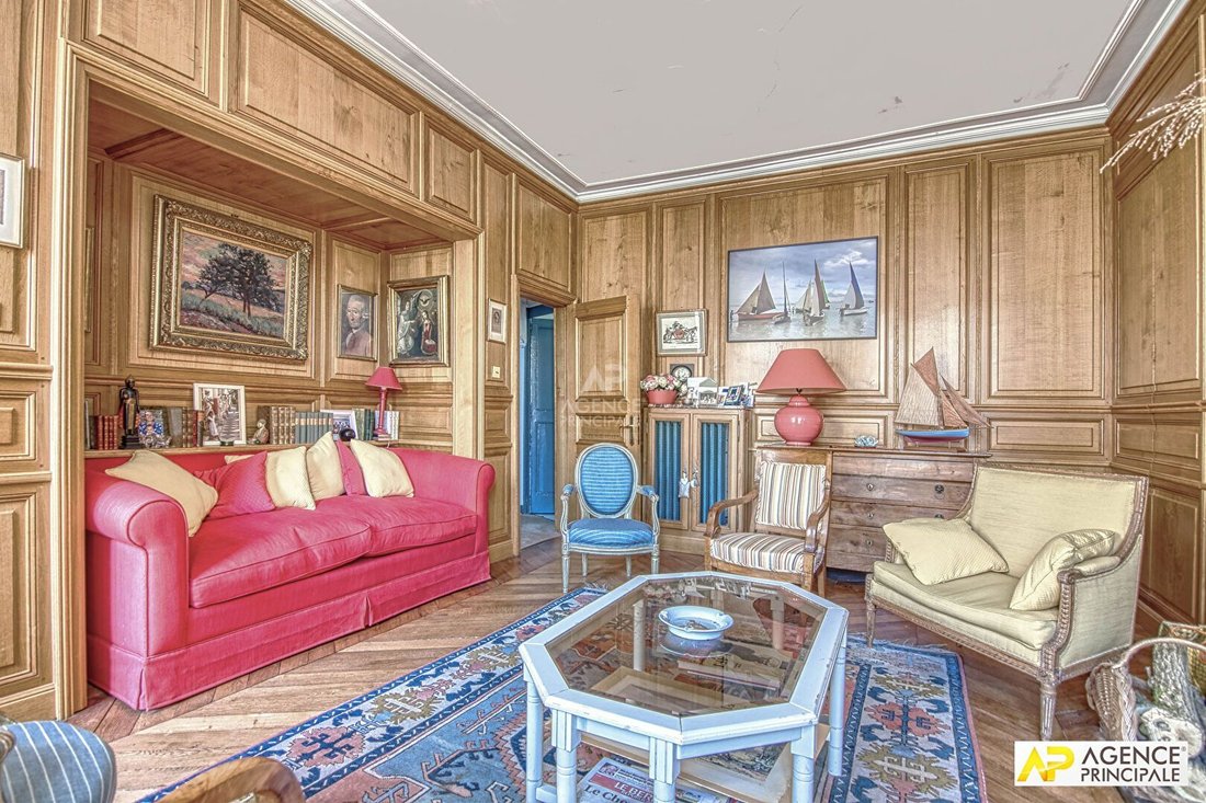 Apartment in Domaine National du Château, Versailles, France 3 - 18660269