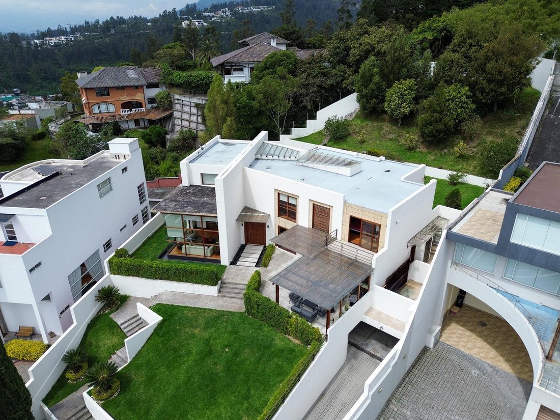 House in Quito, Pichincha, Ecuador 5 - 18660267