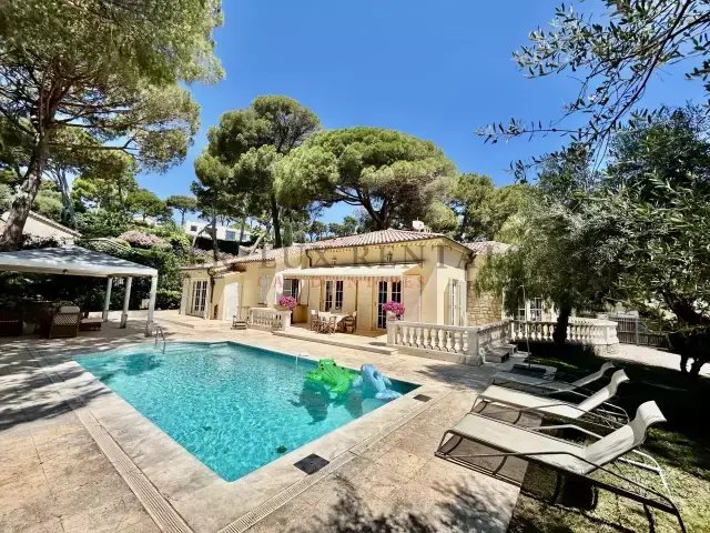 Villa in Fontmerle, Antibes, France 1 - 15458906