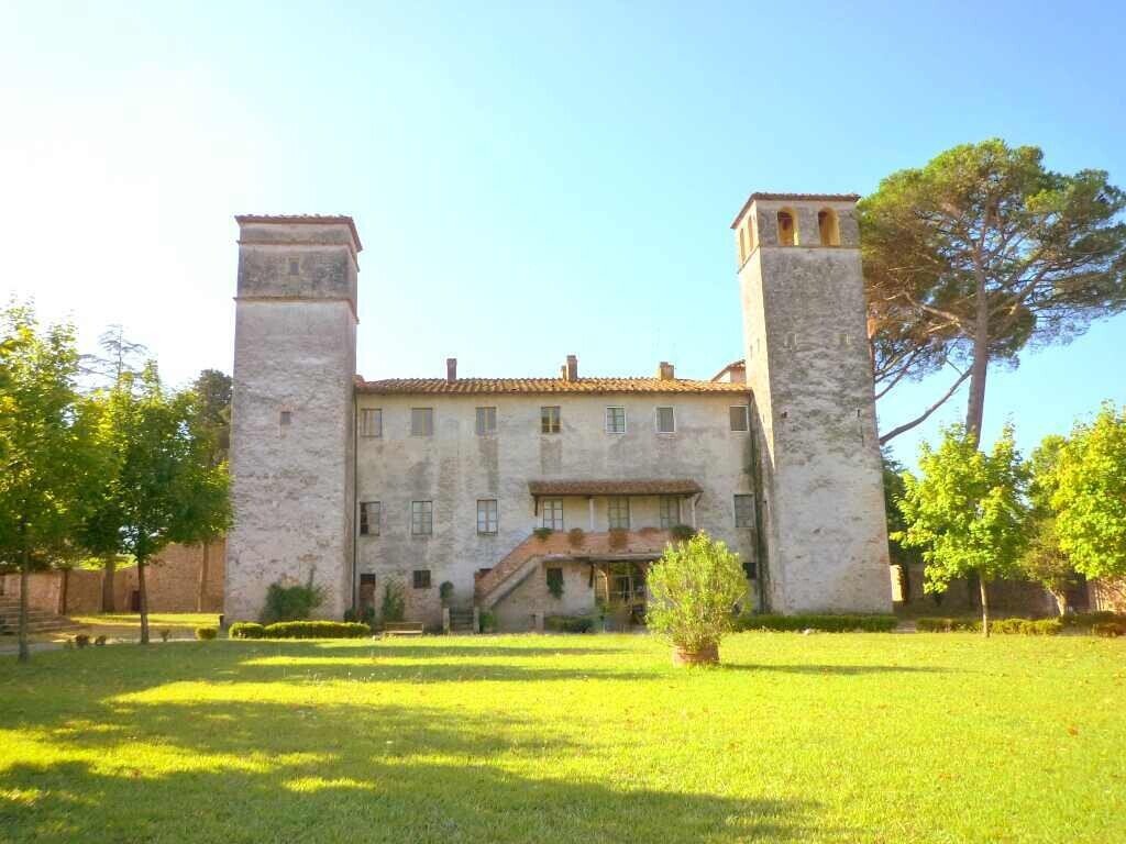 Villa in Historic Center, Lucca, Tuscany 1 - 18668115