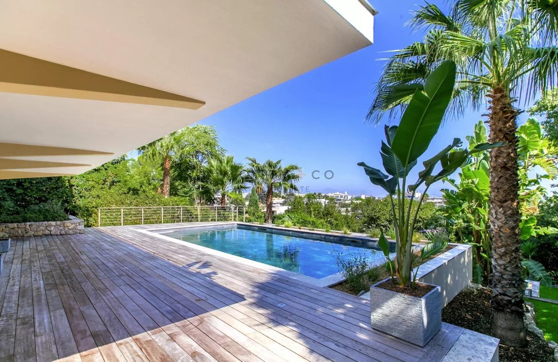 Villa in Ponteil, Antibes, France 1 - 17358172