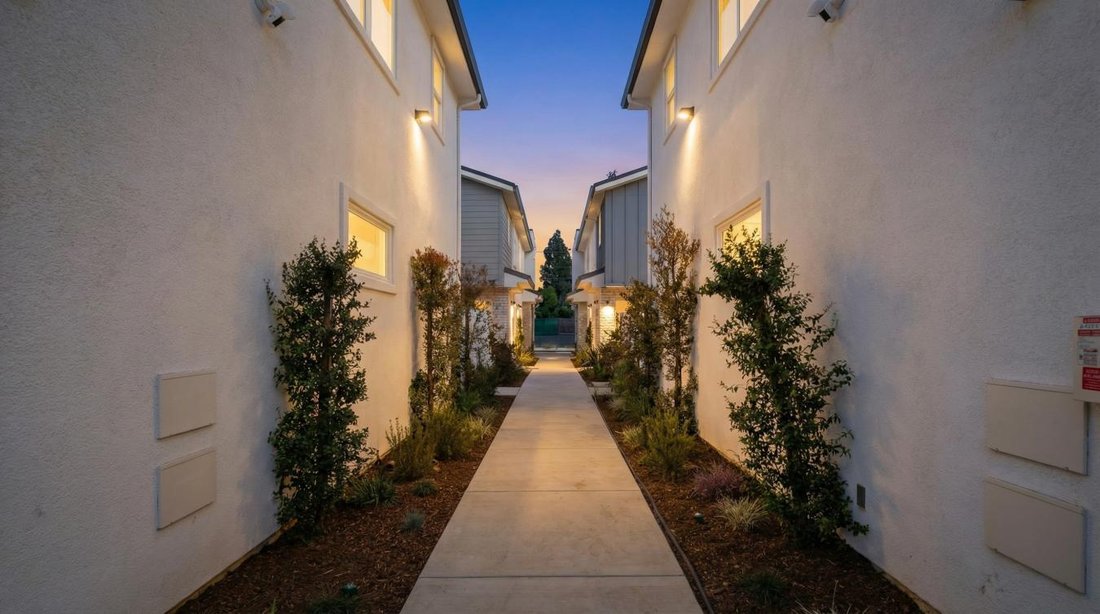 House in Paramount, California, United States 3 - 18666629